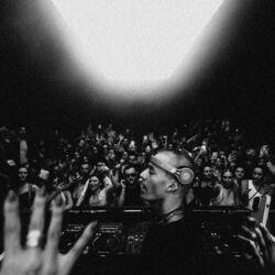 Слушать альбом - Light