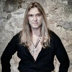 Edu Falaschi